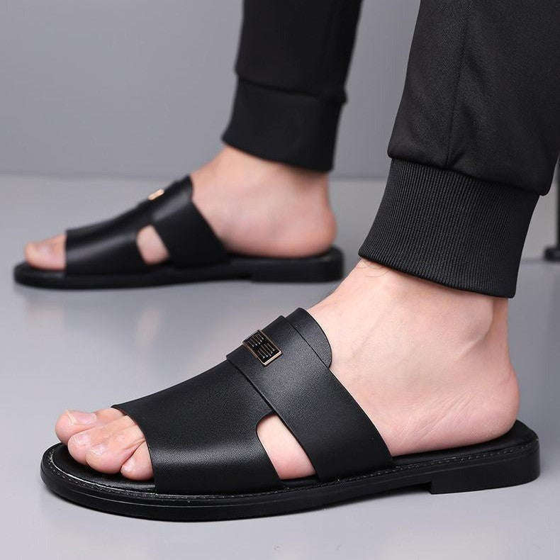 August flat slide leather sandals - Black worn view