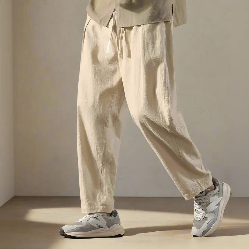Bennett pants - Khaki walking shot