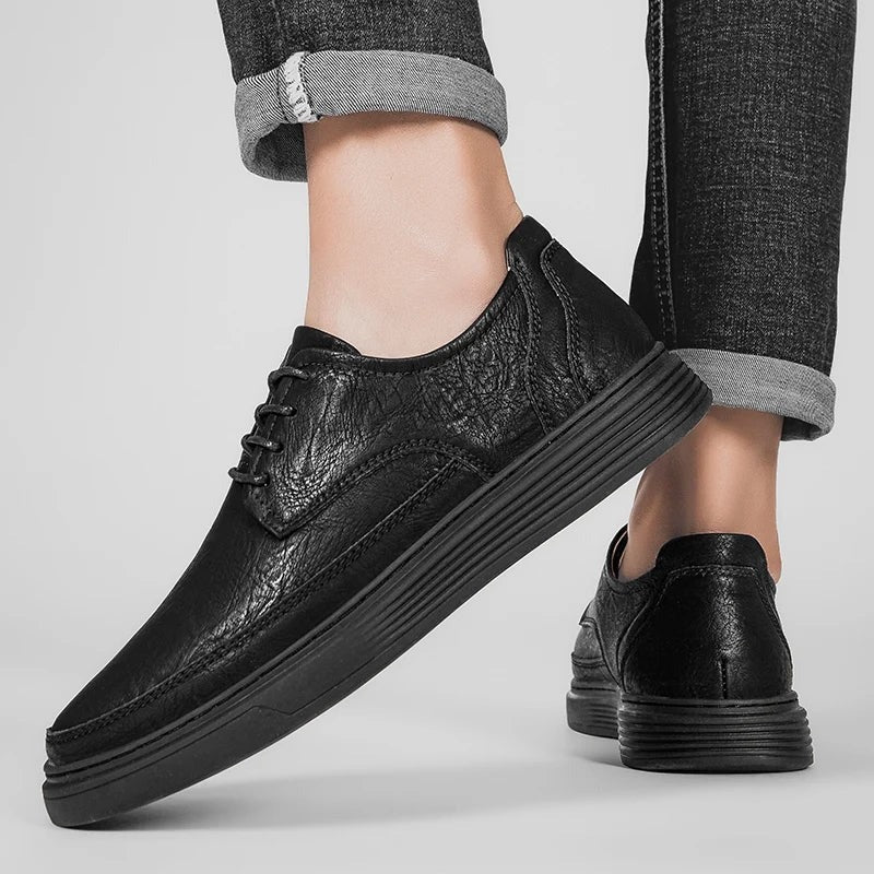 Hayes sneakers - contrast stitching detail