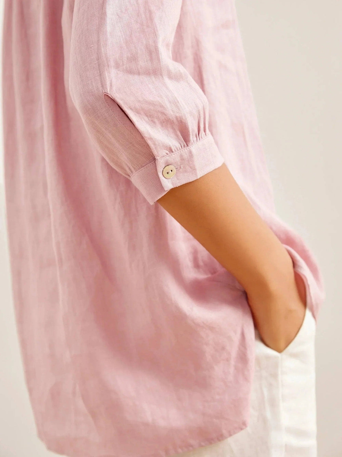 Olivia linen shirt - sleeve cuff detail