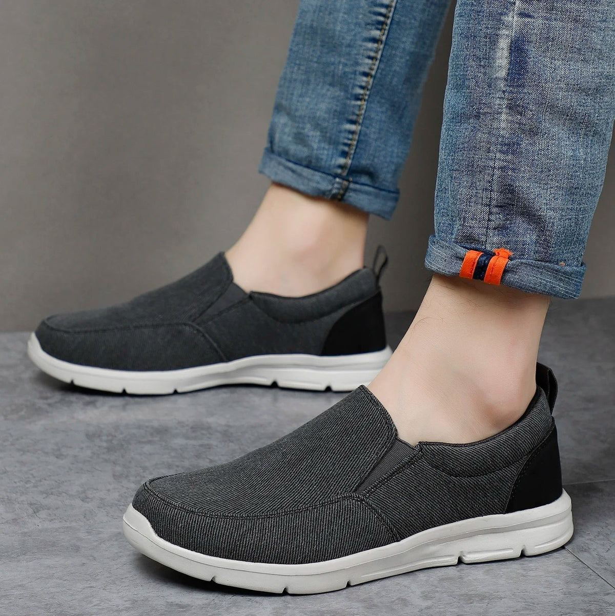 Tom slip on canvas shoes - Black on foot