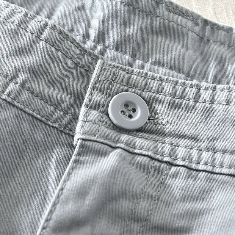 Liam cargo shorts detail